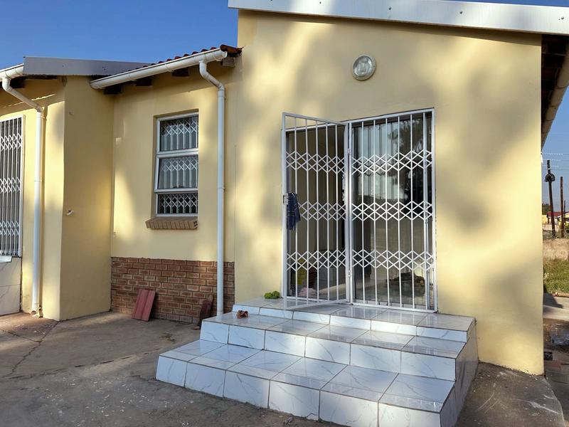 To Let 2 Bedroom Property for Rent in Northcrest Eastern Cape